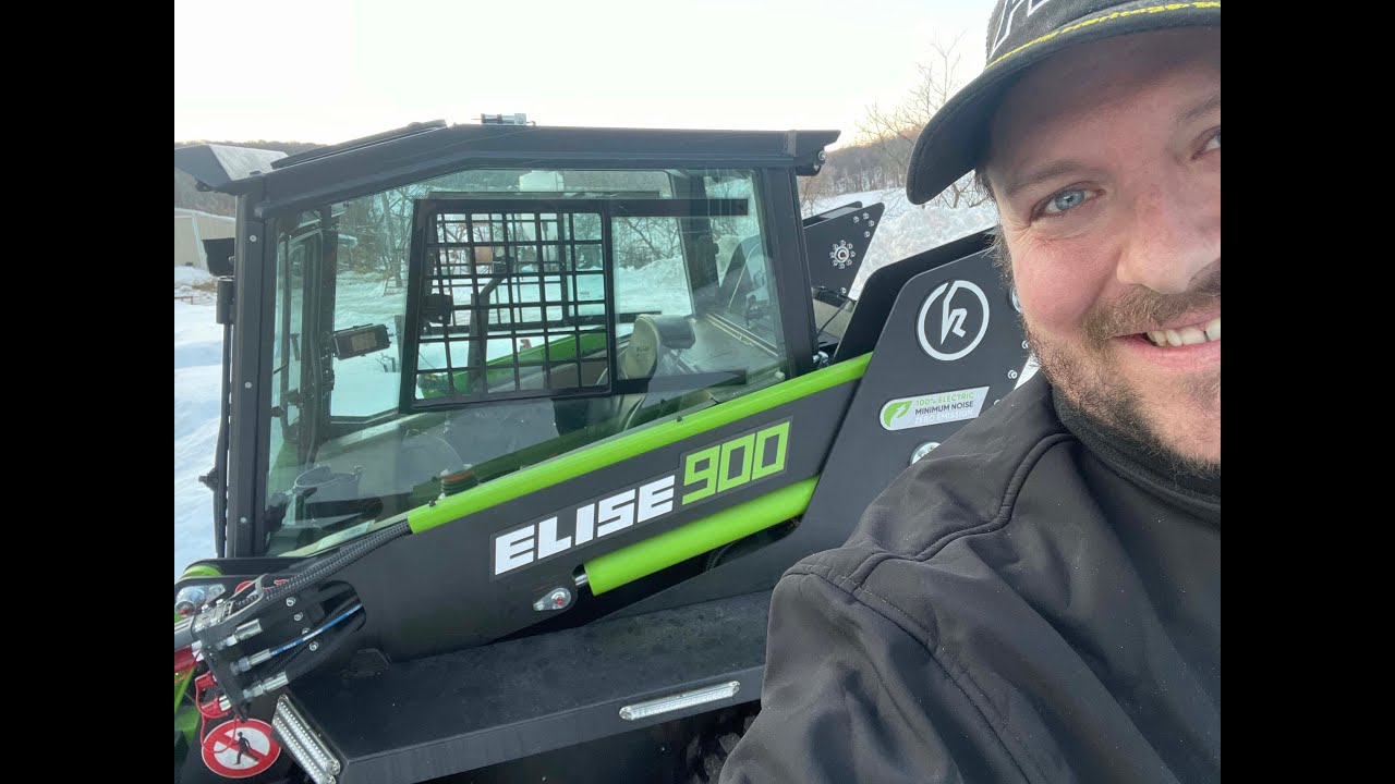 Small Farmer Reviews Electric Skidsteer - Elise 900