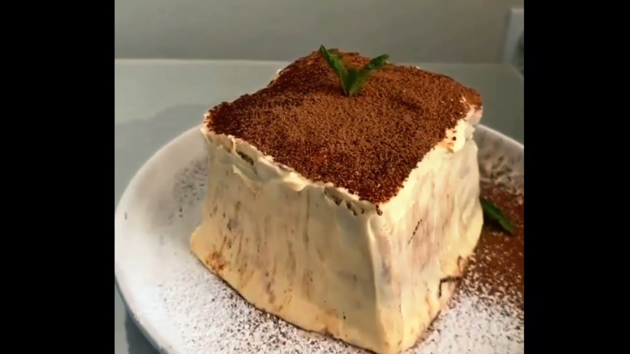 tiramisu/coffee flavoured Italian desert/cheese cake