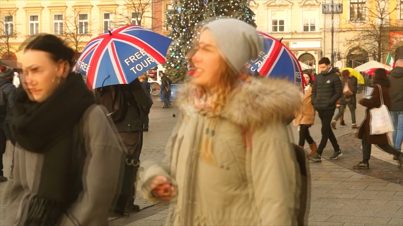 Kraków (Cracow) - 2019.12.19 - ul. Floriańska, Rynek Główny, ul.Grodzka. Życie miasta, uliczny gwar