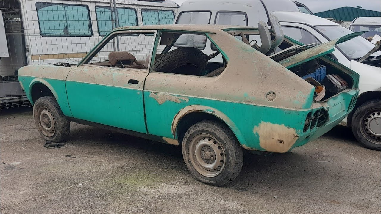 Seat 128 en el Desguace