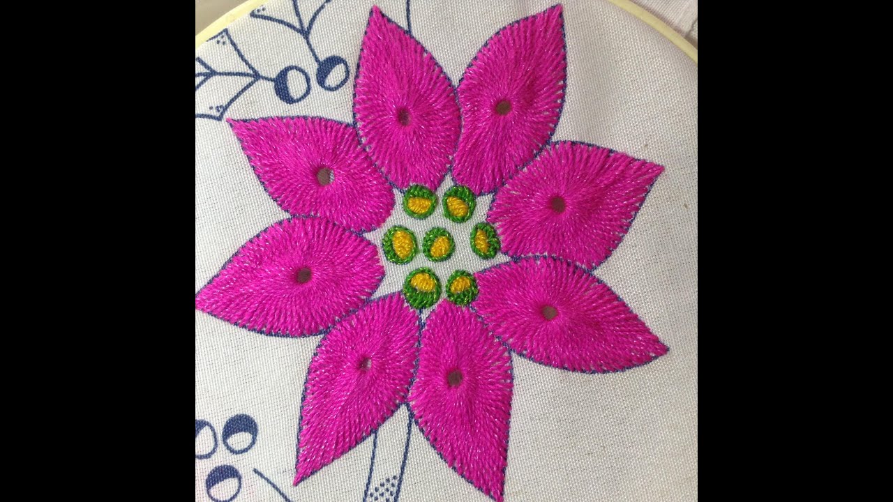 FLOR DE NOCHE  BUENA ,  CREACIONES  EFI ,BORDADO FANTASIA.