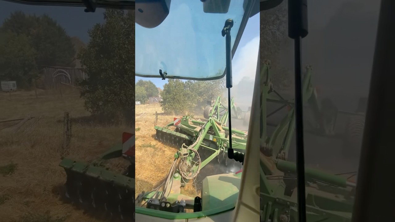 JOHN DEERE СПАСАЕТ ФЕРМУ ОТ ПОЖАРА! 🔥🚜