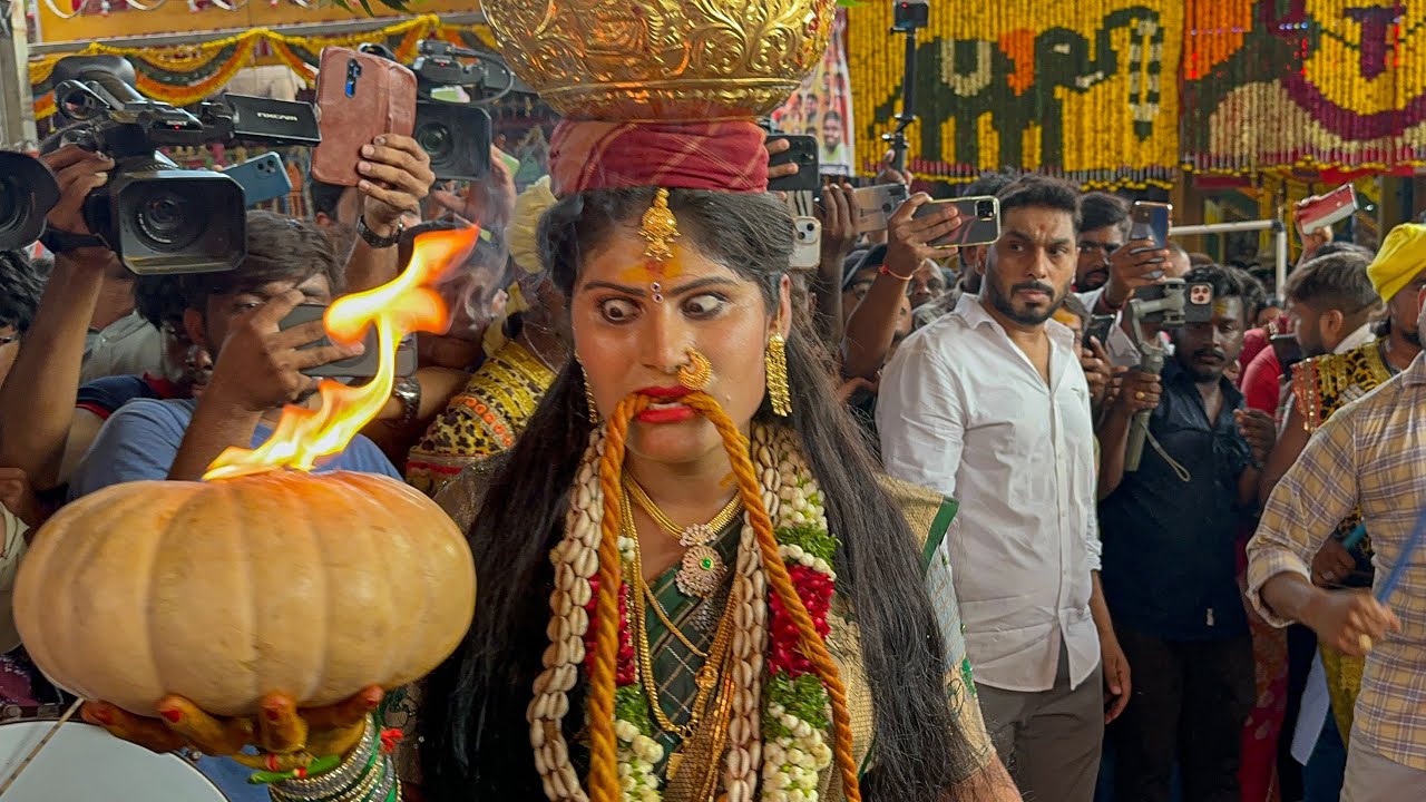 Jogini Nisha Kranthi Bonam At Balkampet Bonalu 2024 Nisha Kranthi Bangaru Bonam | Yellamma Bonalu