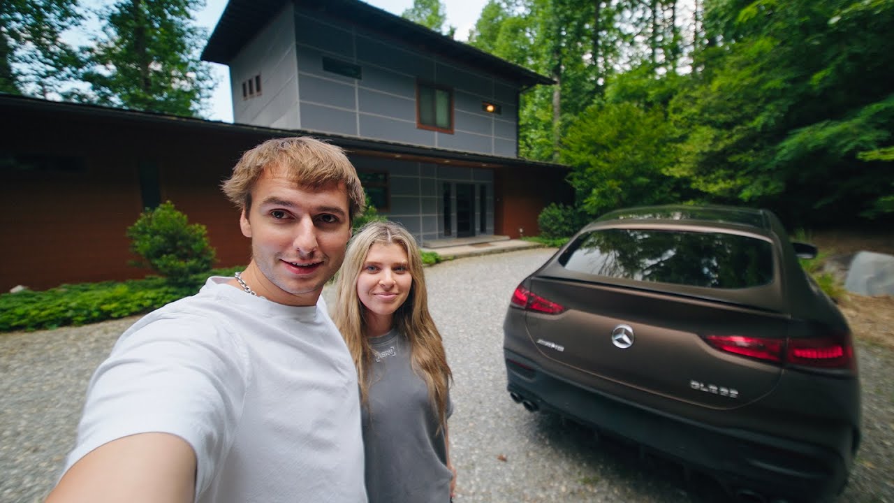 i broke my lease to travel the world as a 7-figure entrepreneur