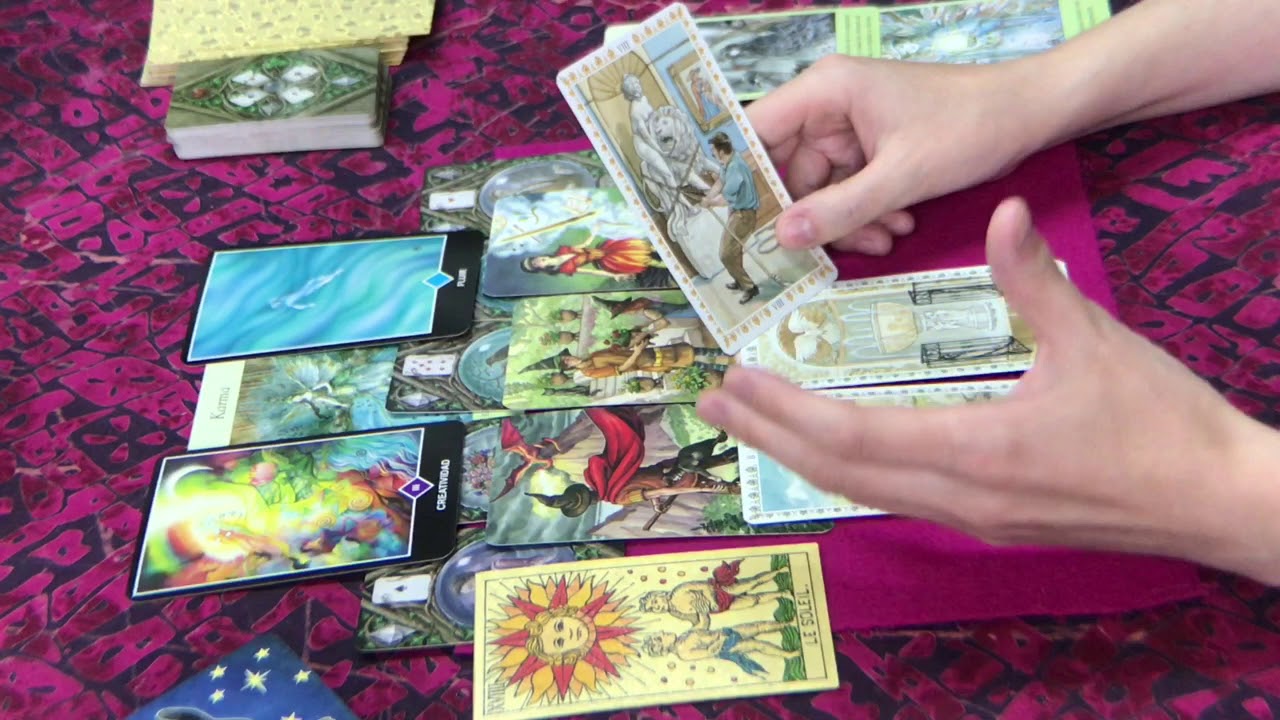 Sigue pensando en mí a pesar de todo ? Tendremos nuestra oportunidad ? Tarot interactivo del amor