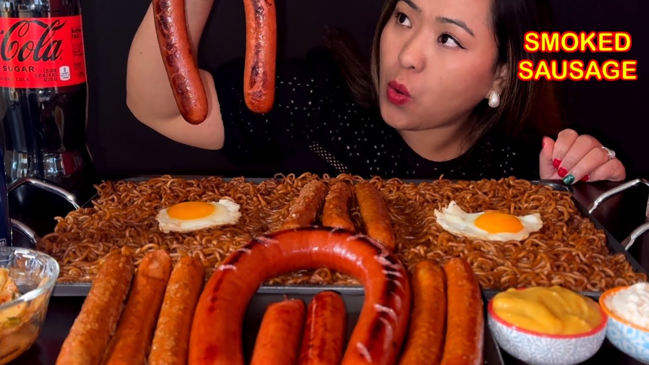 EATING WHOLE PACKAGE CHAPAGETTI CHAJANG BLACK BEANS NOODLE || LOTS OF LARGE SMOKED SAUSAGES || MUK!