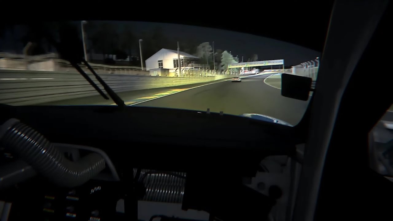 24 Heures Du Mans 2010 - Porsche 911 RSR Onboard