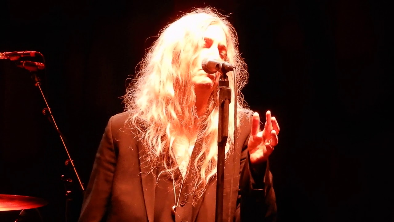 PATTI SMITH: Beds Are Burning