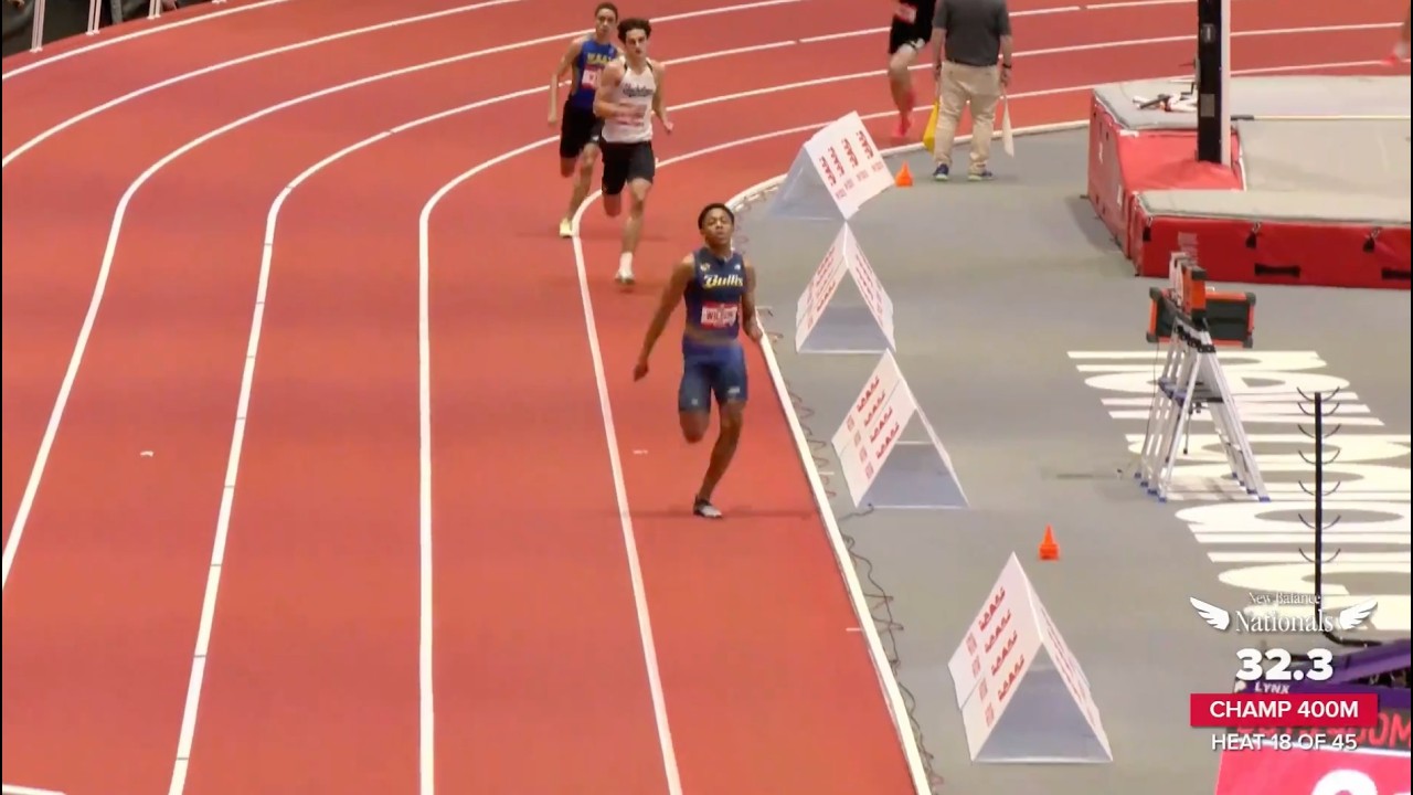 Квинси Уилсон уверенно пробежала предварительный забег на 400 метров в помещении на чемпионате Ne...