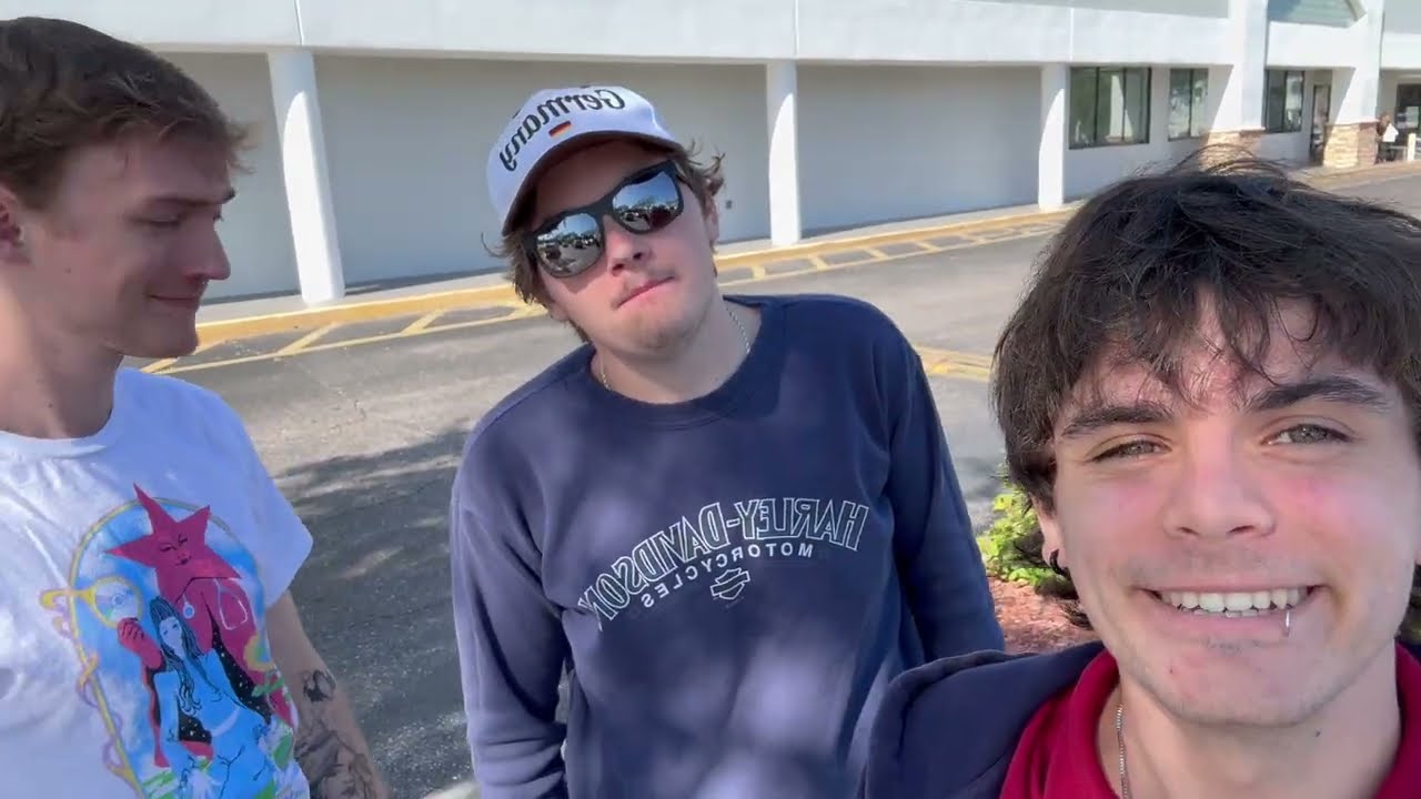 Who can make the goofiest fit?