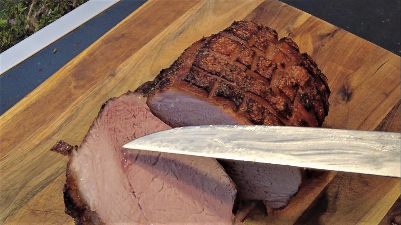 Schweinebraten Sous Vide und auf dem Grill knusprig gegrillt.