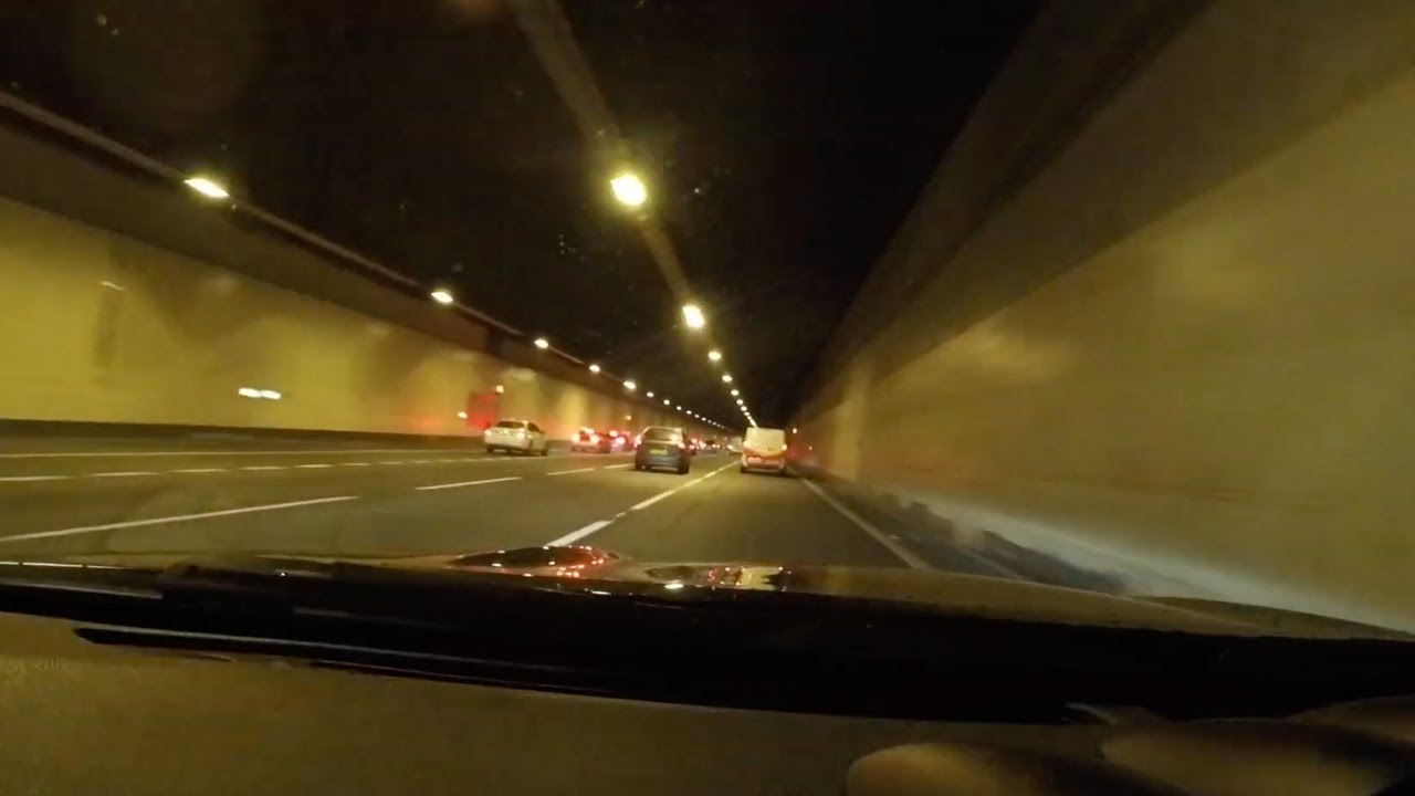370z VS London Tunnel (LOUD Exhaust)