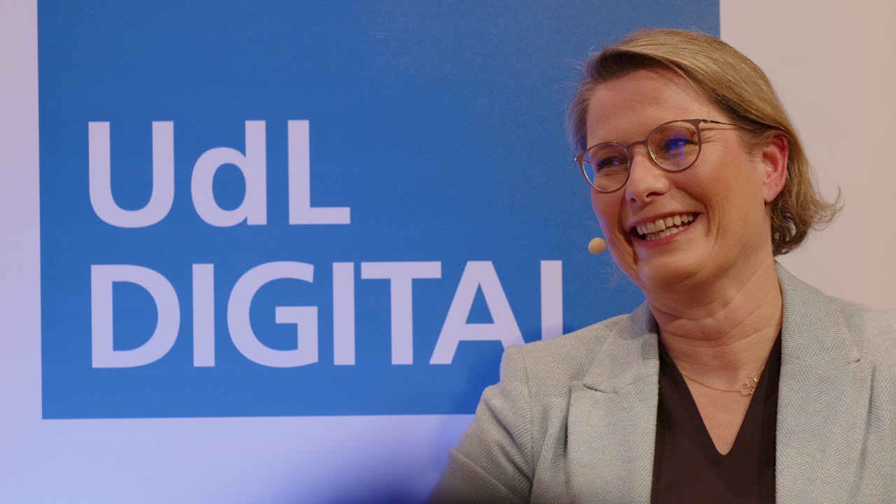 Wehrhafte Demokratie und KI? Stefanie Hubig, Christian Schertz & Cherno Jobatey UdLDigitalTalk