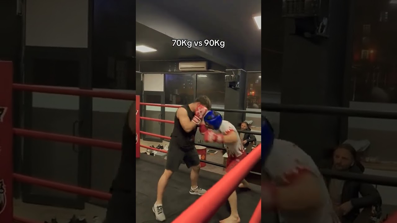 SPARRING CHOC : 90KG vs 70KG 🥊🔥 #boxing #shorts