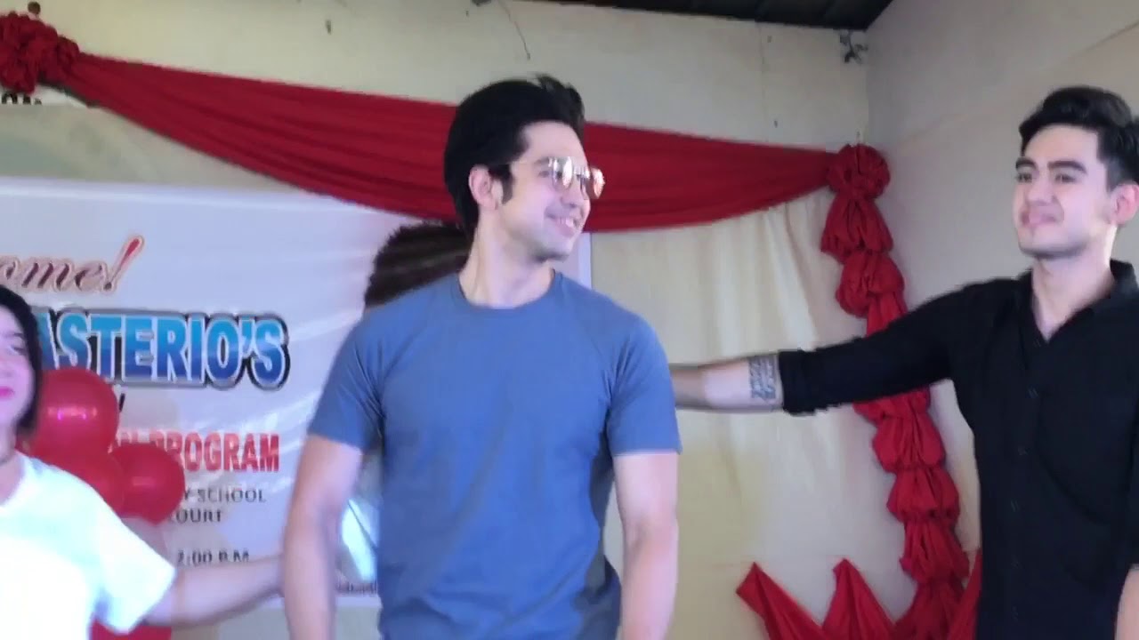 Crowd goes wild as Derrick Monasterio arrives at his birthday event in SJDM Heights Elem School