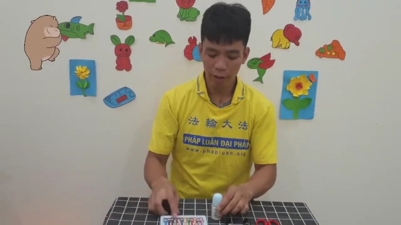 Bộ hoạ tiết cắt dán trang trí tạo điều kiện cho trẻ trải nghiệm sáng tạo nghệ thuật