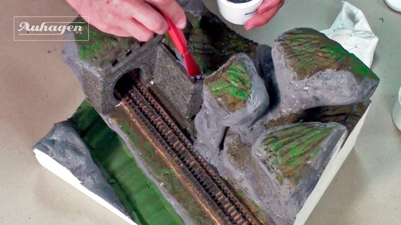 Auhagen Landschaftsbau - Grundieren und Arbeiten mit Spachtelmasse