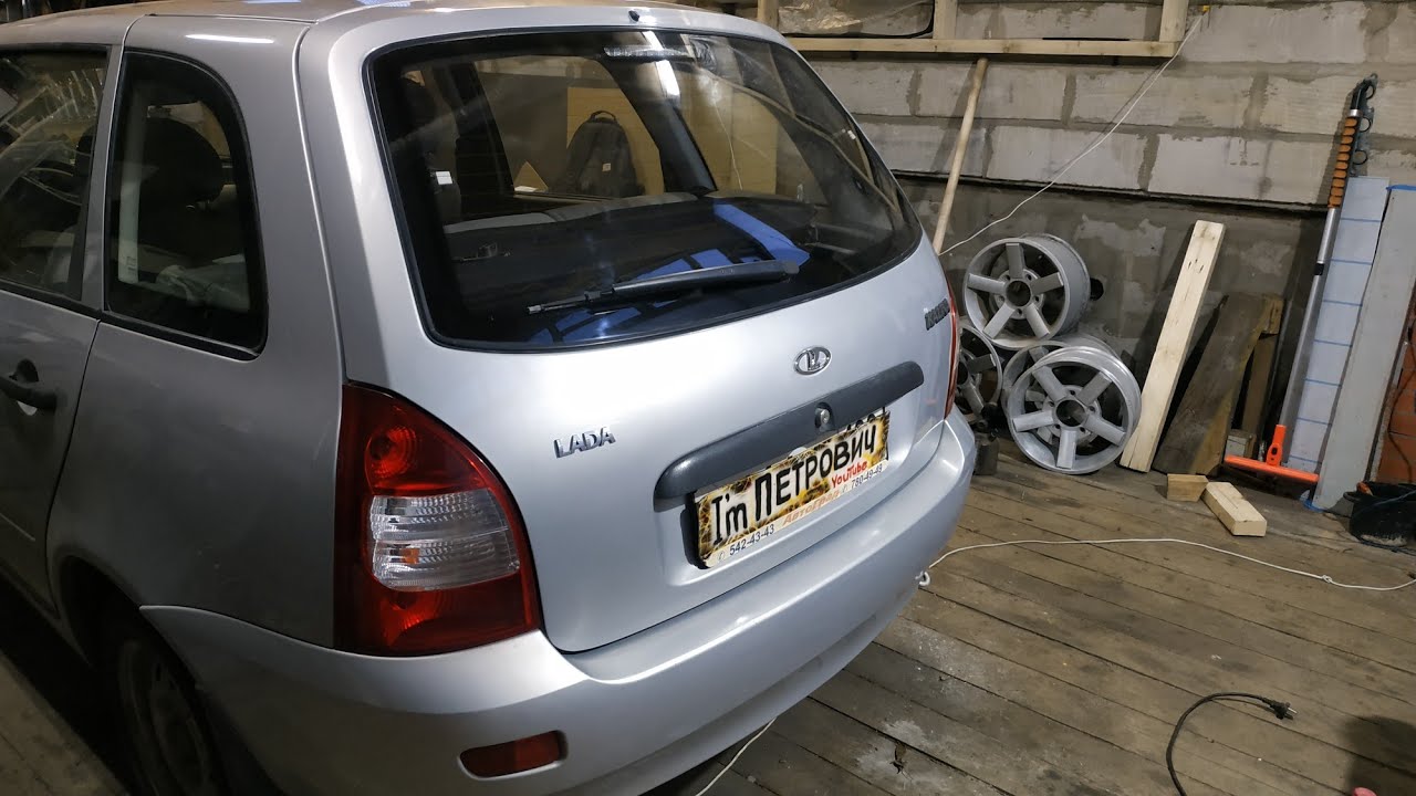 Лада Калина, косметический ремонт задней (5й) двери, с переклейкой стекла.#ладаремонт#покраска