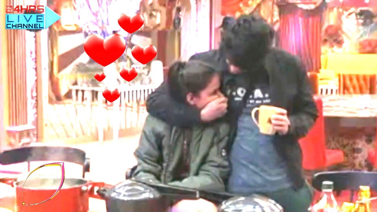 Bigg Boss 16 Update: Priyankit Ne Khule Aam Kiya Romance, Ankit Ne Priyanka Ko Kiya Kiss | Colors TV