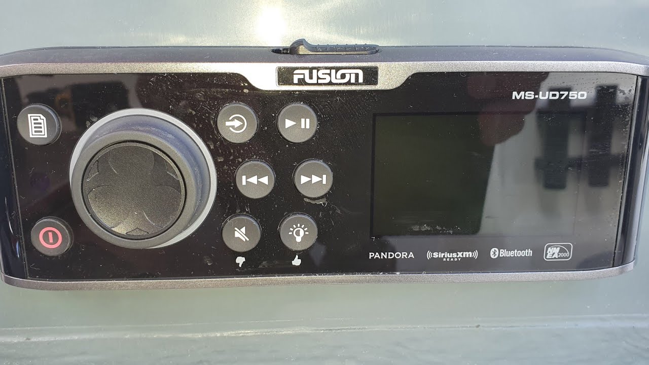 Fusion MS-UD750 Marine Stereo Review  Raymarine Axiom lighthouse 3 Review Southcoast United kingdom