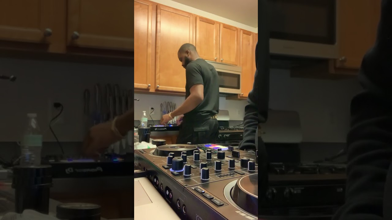 #MoodyMix