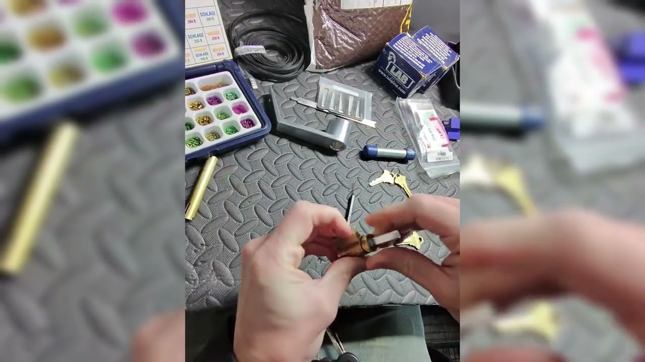 public storage lock rekey #2 #locksmithing101 #rekey #schlage