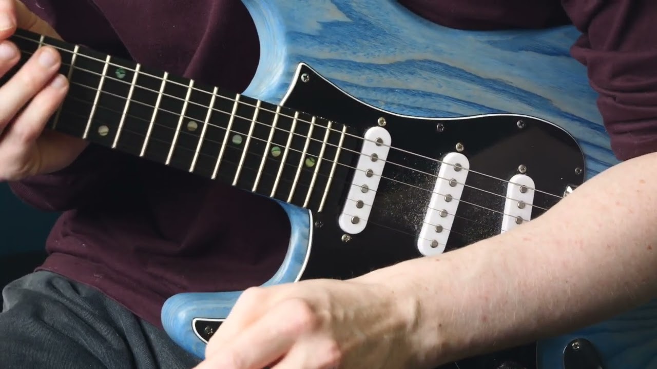 How many moving parts should good alternate picking technique have?