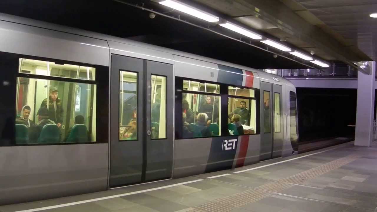 RET metro met oa MG2/1 wagen 5361 op Beurs Rotterdam
