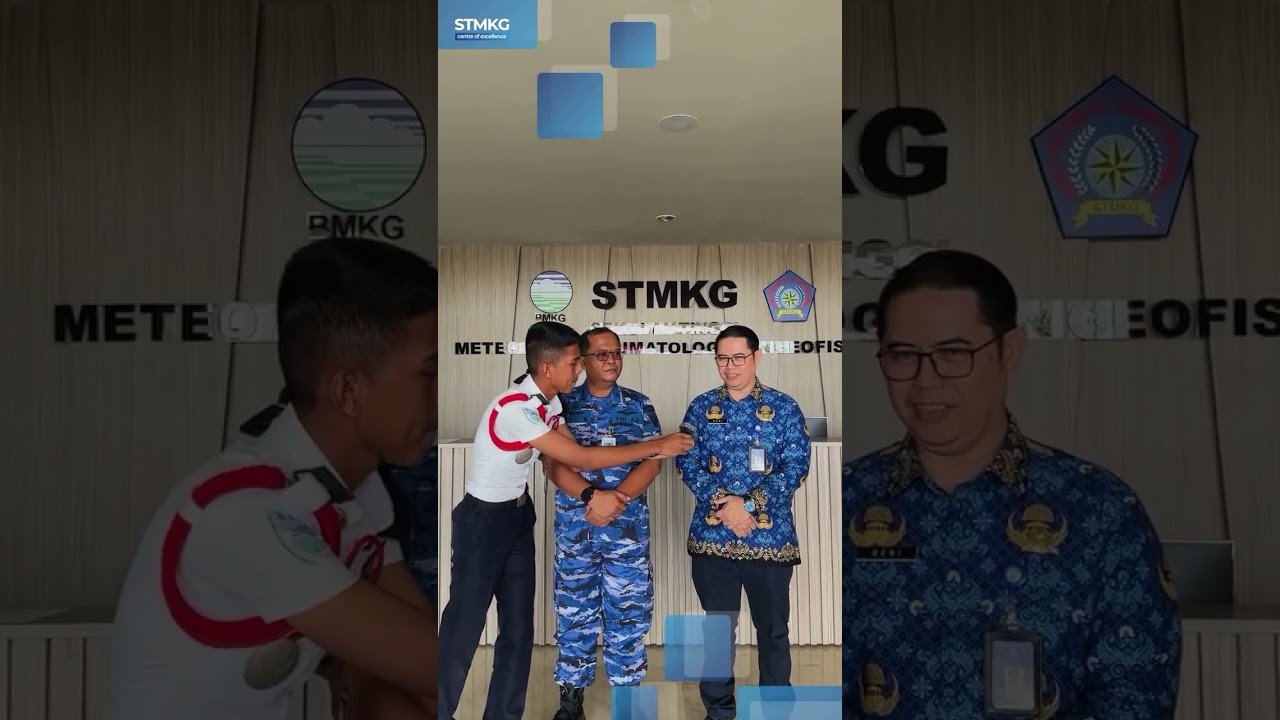 Penyerahan Lulusan STMKG ke TNI AU - Kasubdismet