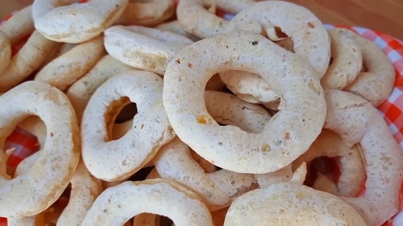 ROSQUINHAS DE POLVILHO COM CEBOLA 