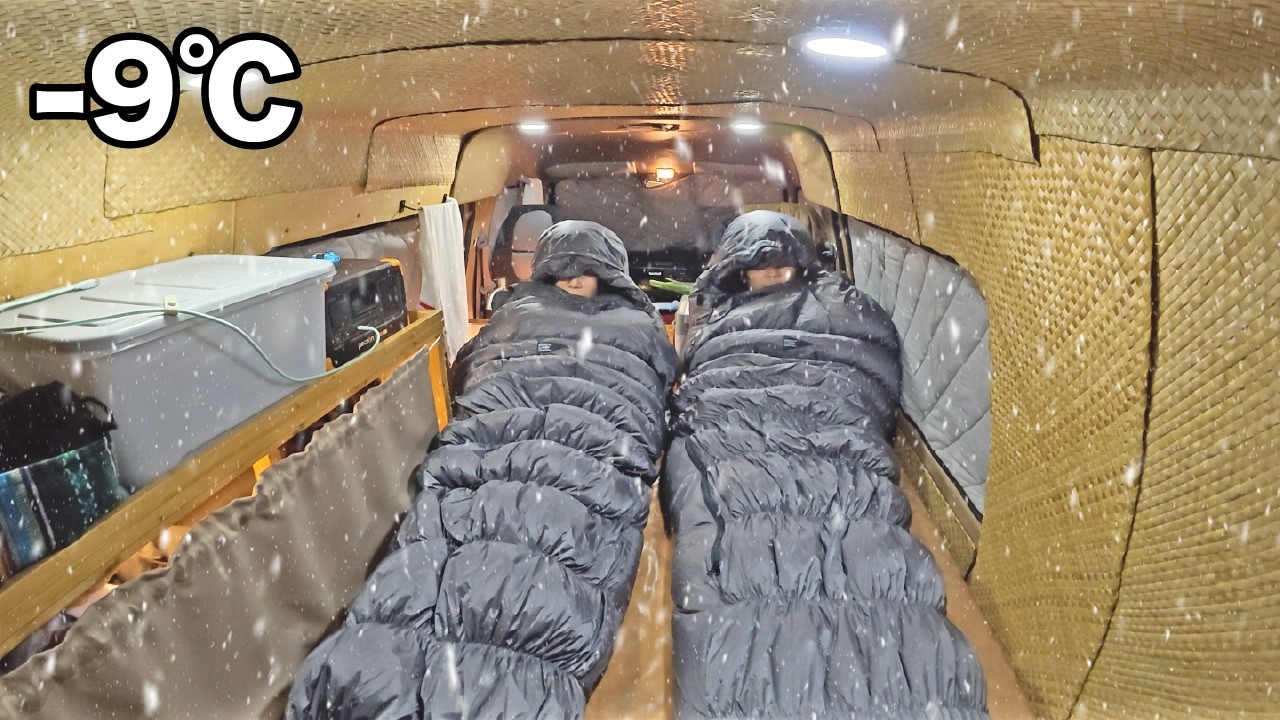 [-9°C] Реальность ночёвки в машине зимой. Рыбалка в странном домике