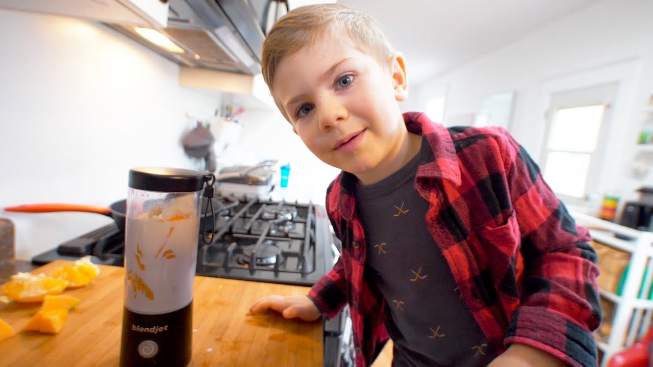Adventures with Stepan: Road Trip with a Cantaloupe BlendJet Smoothie