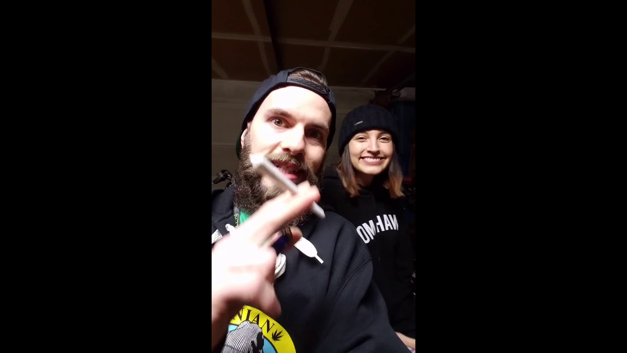 Budstars Jerry and Daniela smoke a Legit Joint