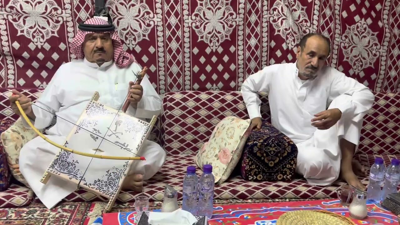 الشاعر مخلف الرسلاني ربابه وعزف ( ياصخيف الذرعان )