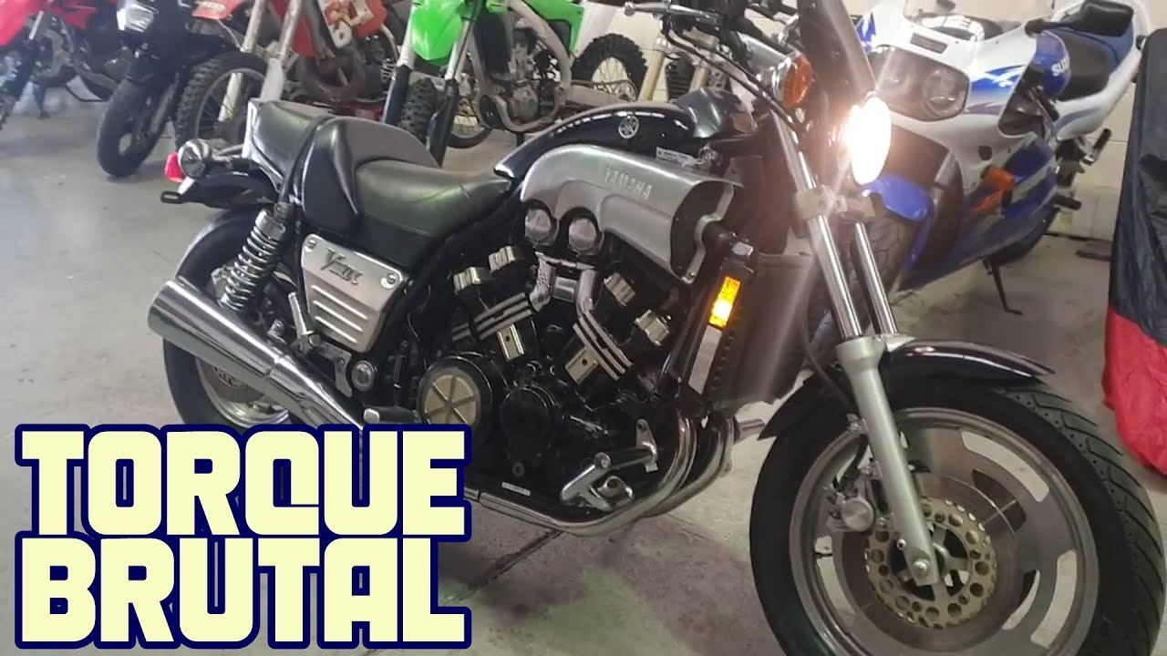 SE LIGA NO TORQUE BRUTAL DA YAMAHA VMAX 1200