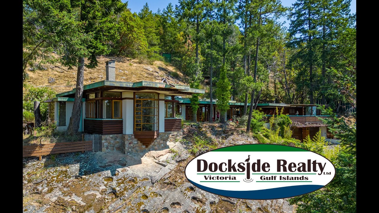 3326 Port Washington ~ Pender Island ~ Architectural Gem