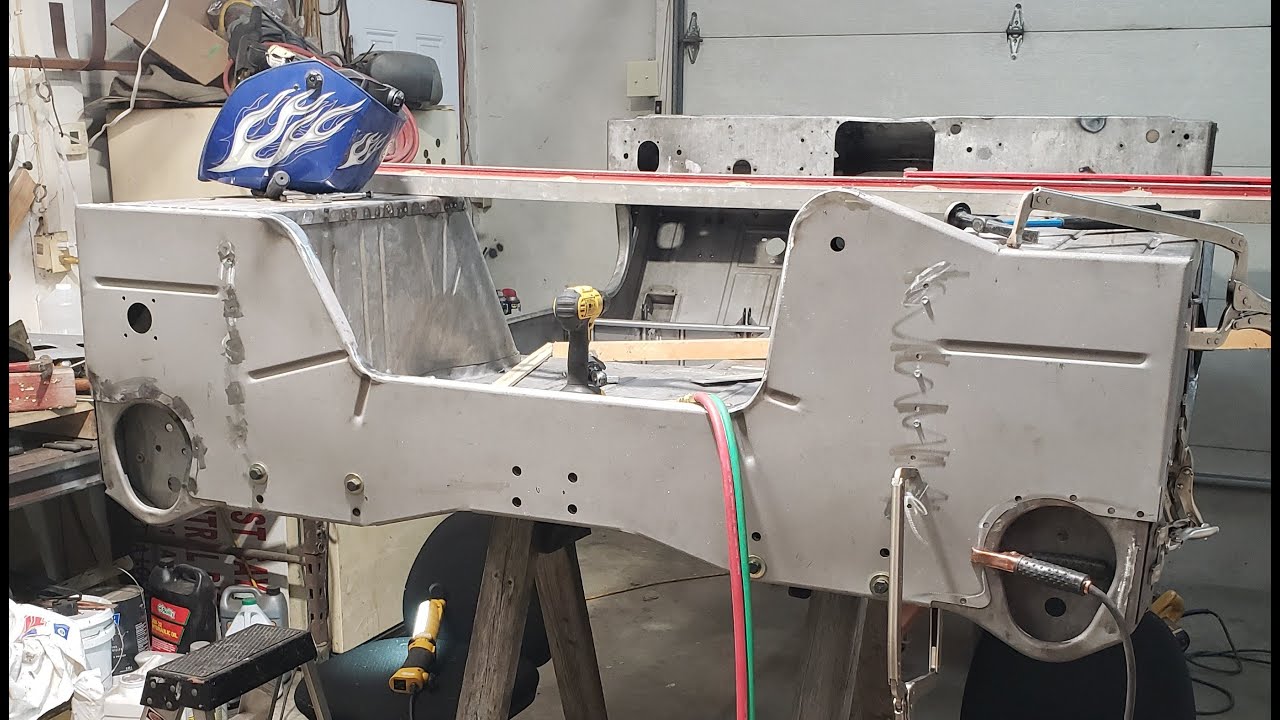 M151a2 Rear Panel and Spare Tire Carrier Replacement