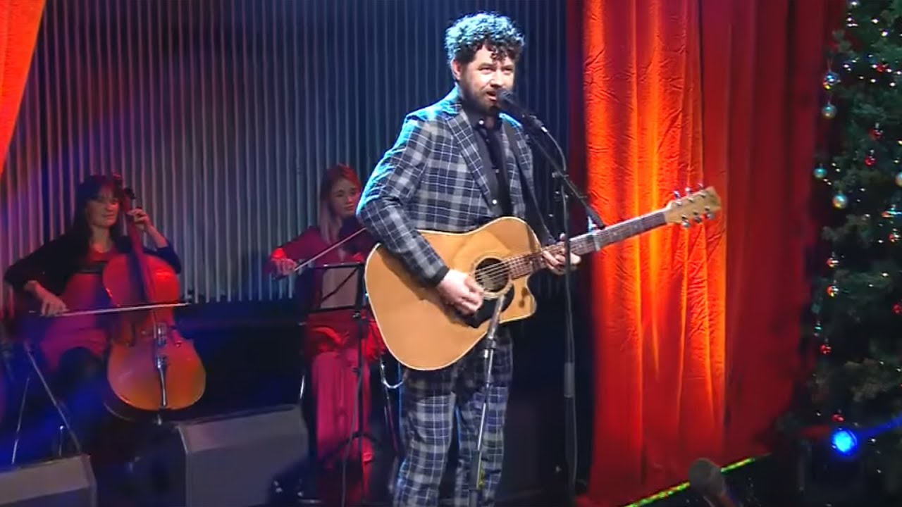 Declan O'Rourke surprises fan with performance of Galileo  | The Ray D'Arcy Show | RTÉ One