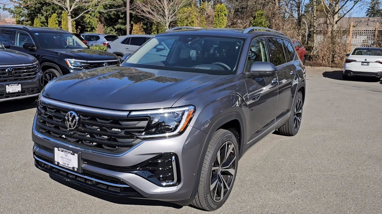 2024 Volkswagen Atlas Execline with Captains Chairs Package