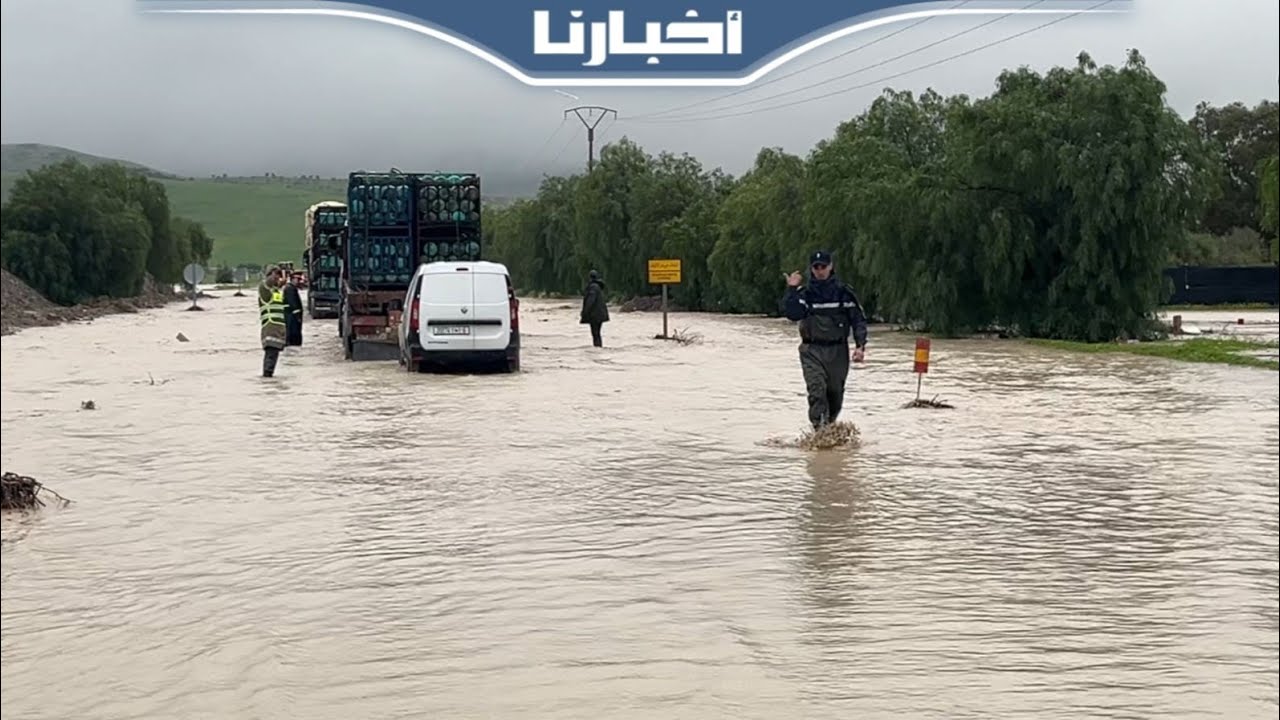 بعد لحظات عصيبة قضاها السائقون.. لحظة إعادة حركة المرور تدريجيا على الطريق الوطنية بين فاس وتاونات
