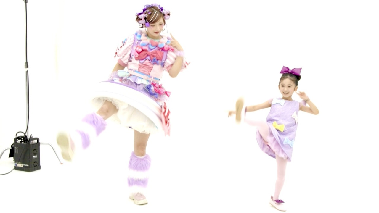 「しなこワールド」果汁グミアレンジ！しなこ&子役の泉谷星奈がダンス／WEBCM「ぷにぷにくだもの」＋インタビュー＋メイキング