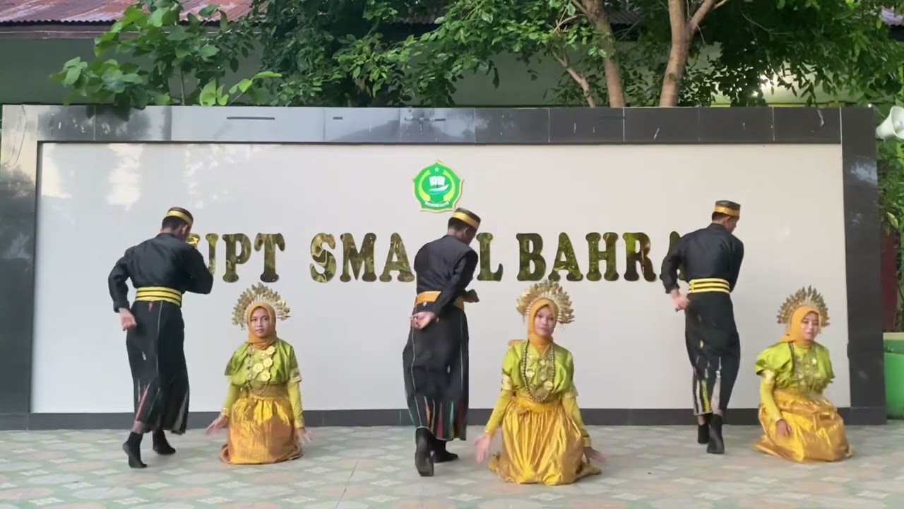 Tari Indo Logo ( Tari Yang Berapa Dari Sulawesi Selatan Yang Terkhusus Bagus )