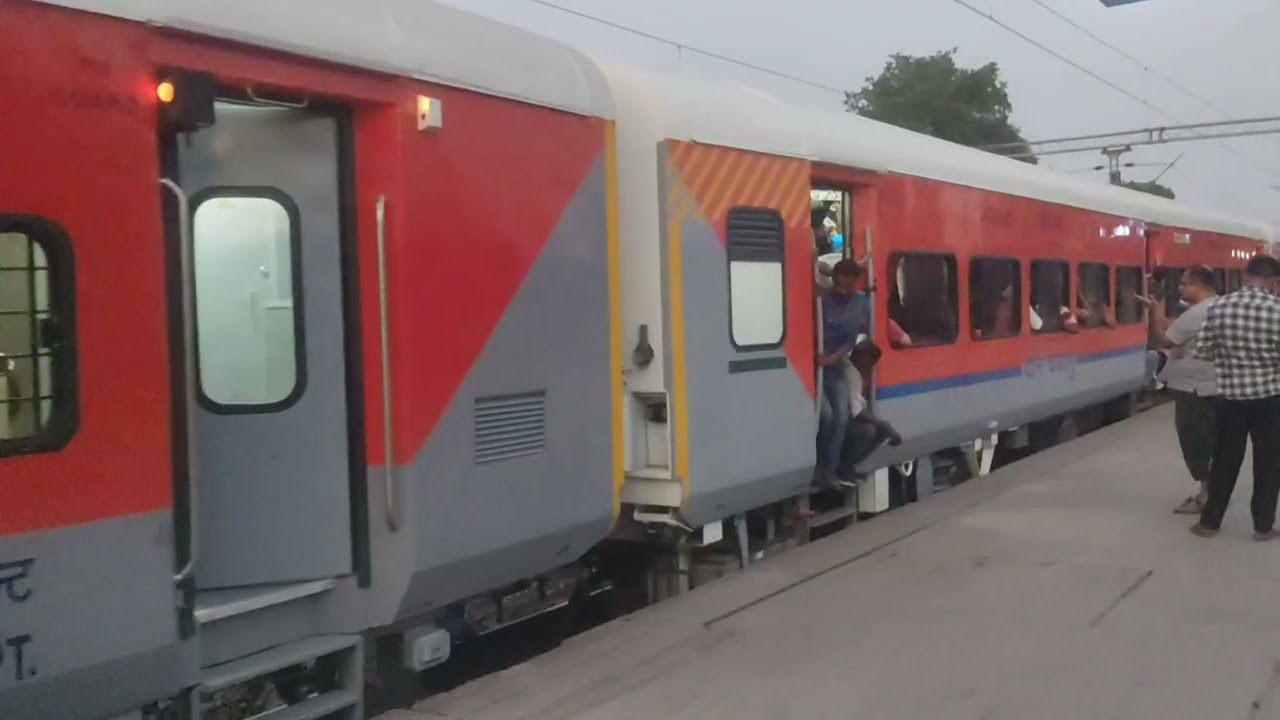 TRAIN NO.14815/16 RISHIKESH-SRI GANGANAGAR INTERCITY EXP First LHB RUN WITH New LHB COACHES..#train