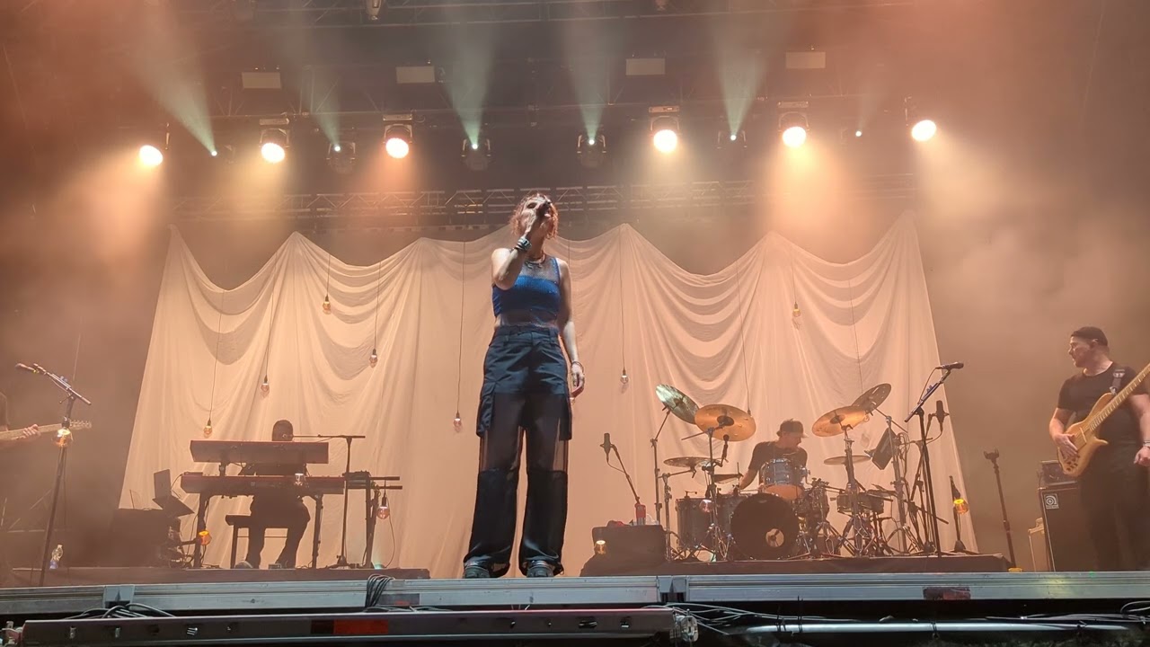Zaz  -  'Sains et saufs'  live @ FAR València 2025 28/07/2025