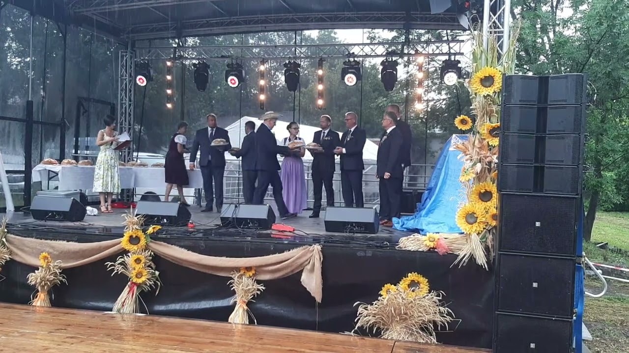 Przekazanie chleba dożynkowego Łubowice 2022
