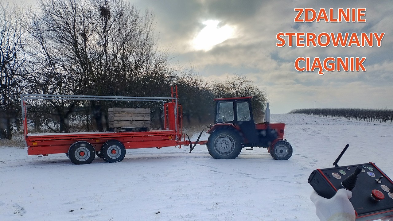 Zdalnie sterowany ciągnik z platformą - traktor na pilota