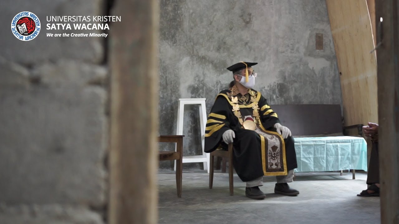 Wisuda di Rumah - Universitas Kristen Satya Wacana