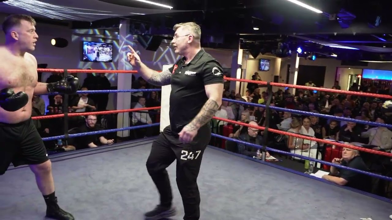 fight 2 / Matthew Wearmouth VS Kev Vaughan