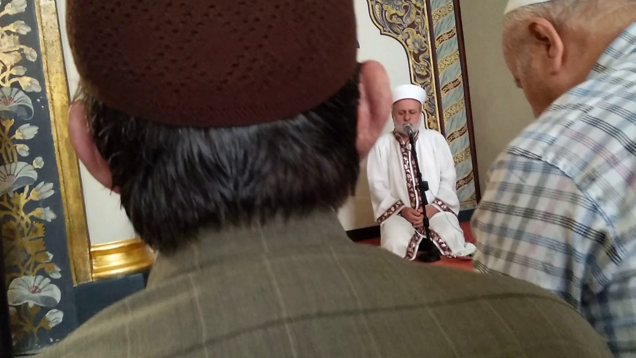 Bursa Ulu Camii, 04.07.2019 öğlen namazı aşır, okuyan Tahsin KARANFİL