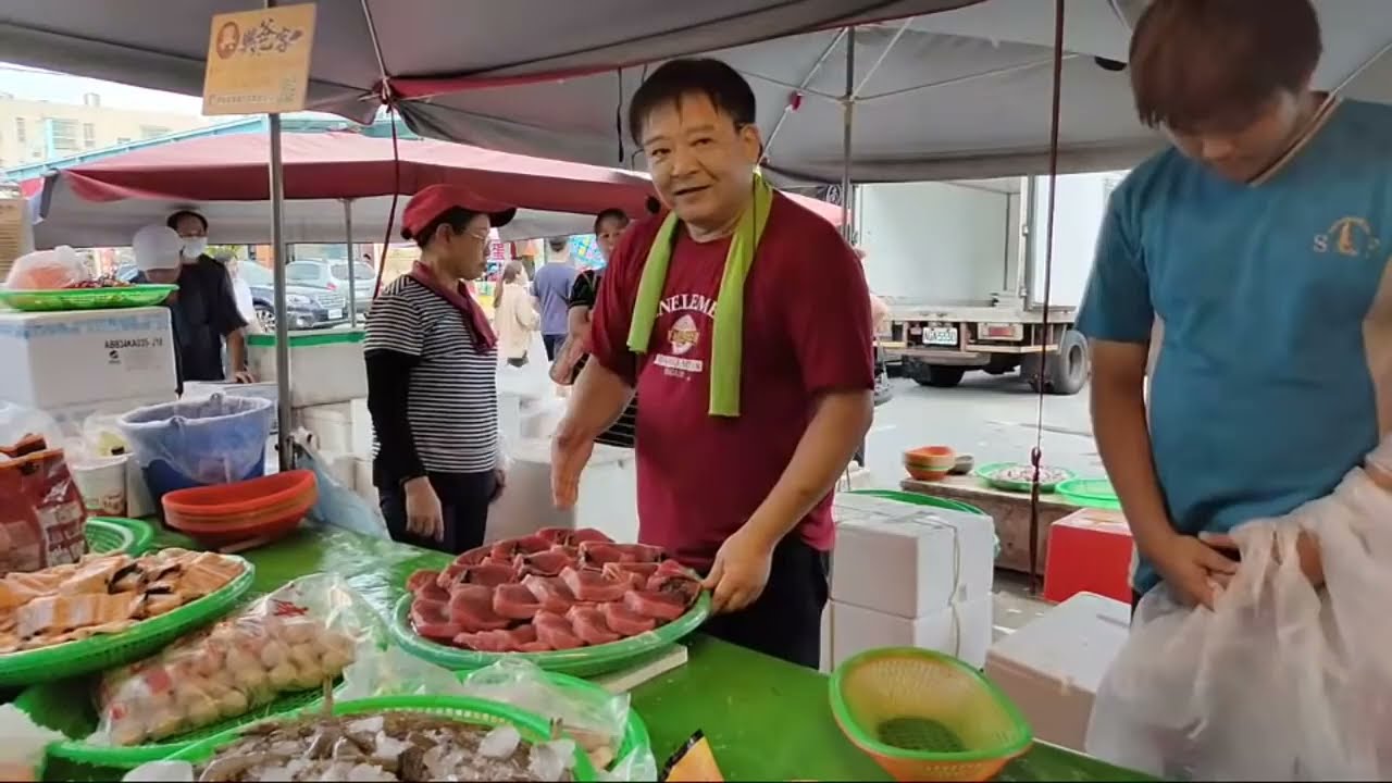蚵仔寮漁港興爸海鮮叫賣